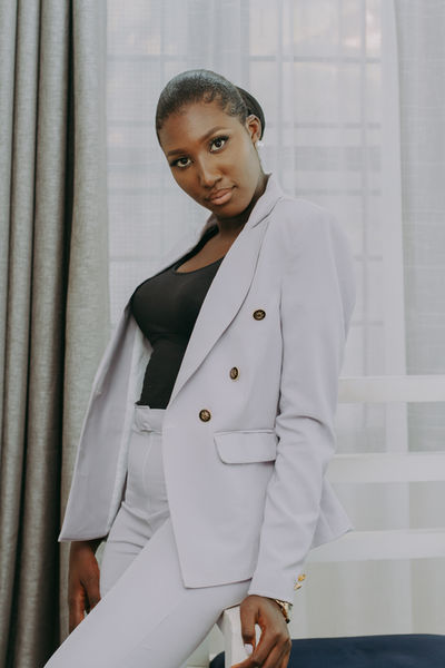 Modern Power Suiting: Redefining Confidence & Professionalism for Women