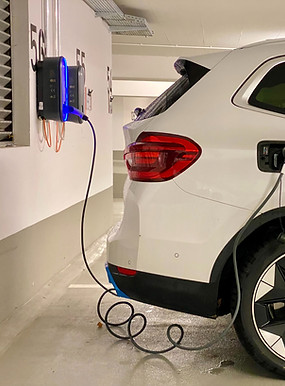 Image by Eren Goldman