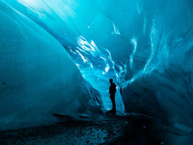 冰島 (Iceland) 外籍隨團人員入境查核加強,需留意工作許可與事前登錄