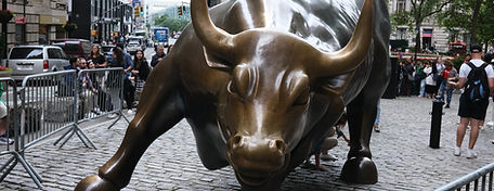 Bull sculpture on Wall Street