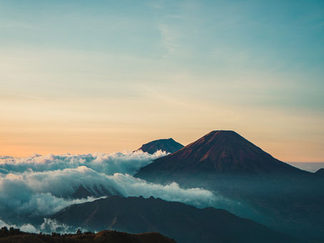 Siapkan 5 Hal Sebelum Mendaki Gunung