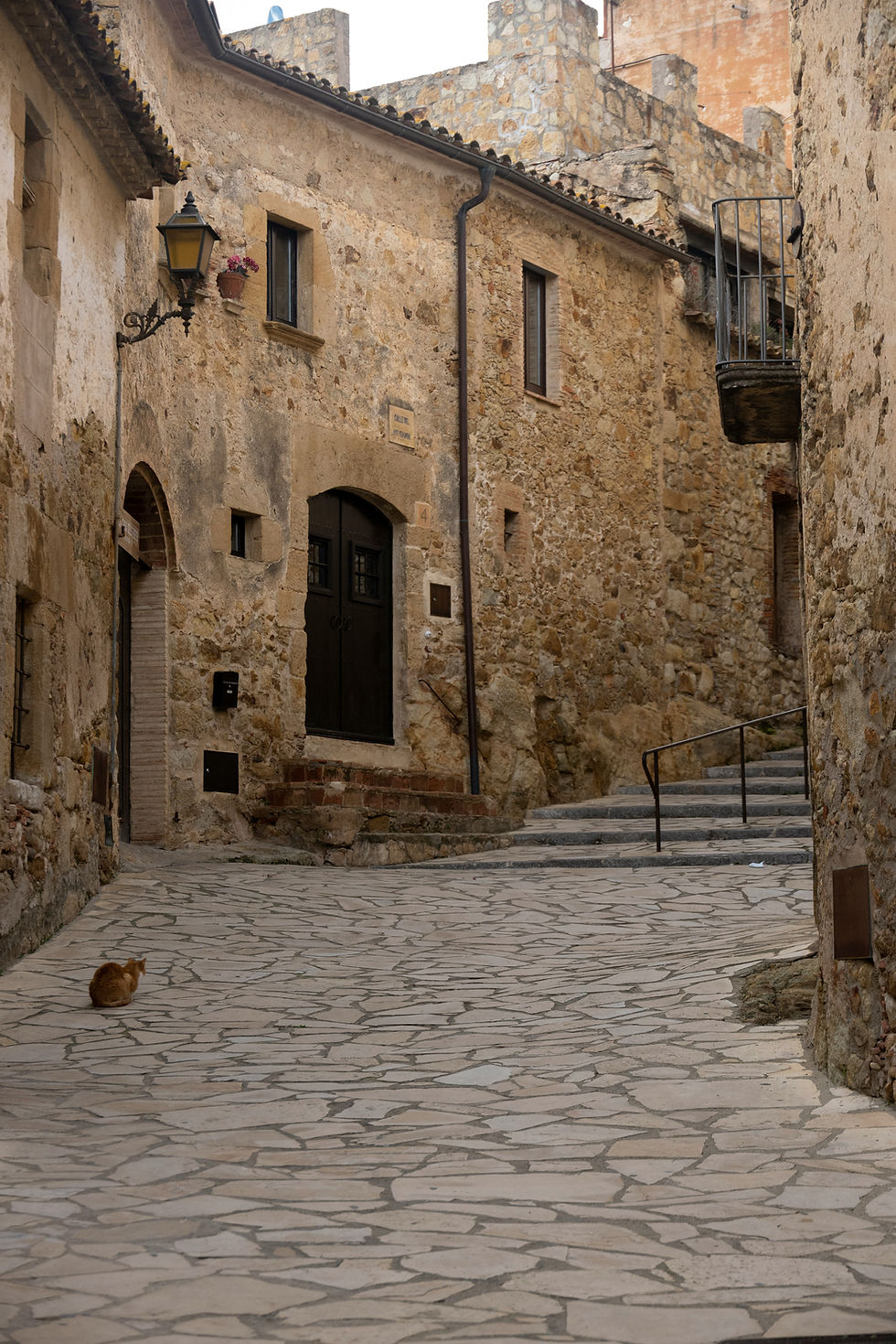 Lunch is a routing decision — Costa Brava villages private driver