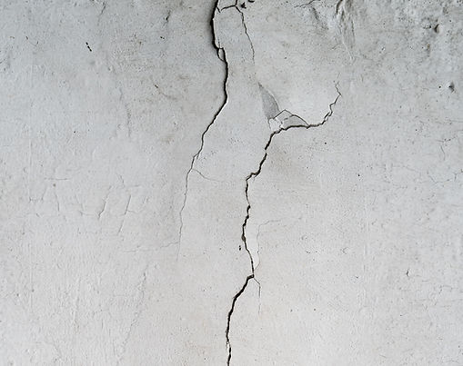 Quelles sont les causes des fissures sur les murs de ma maison ou appartement ?