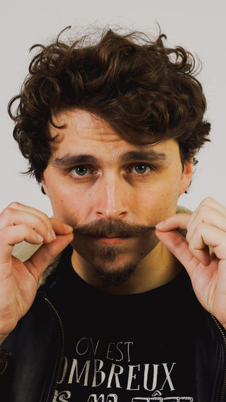 GUÍA PRÁCTICA DE CUIDADO DEL BIGOTE, TRUCOS Y MANTENIMIENTO CON ESTILO 