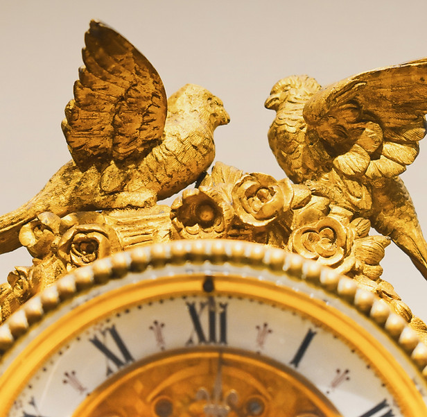 Mantel clock decoration