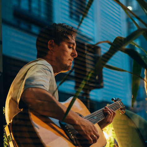 Booking Shows as a Solo Artist: A Guide for 2025