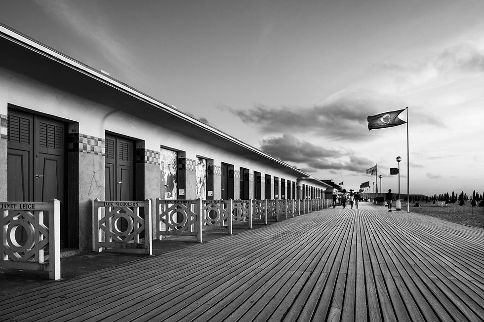 Deauville , les planches . Festival du cinéma américain de Deauville. Cote Fleurie, Normaandie. acteurs et actrices de cinéma. 7ème art, célébrités, glamour