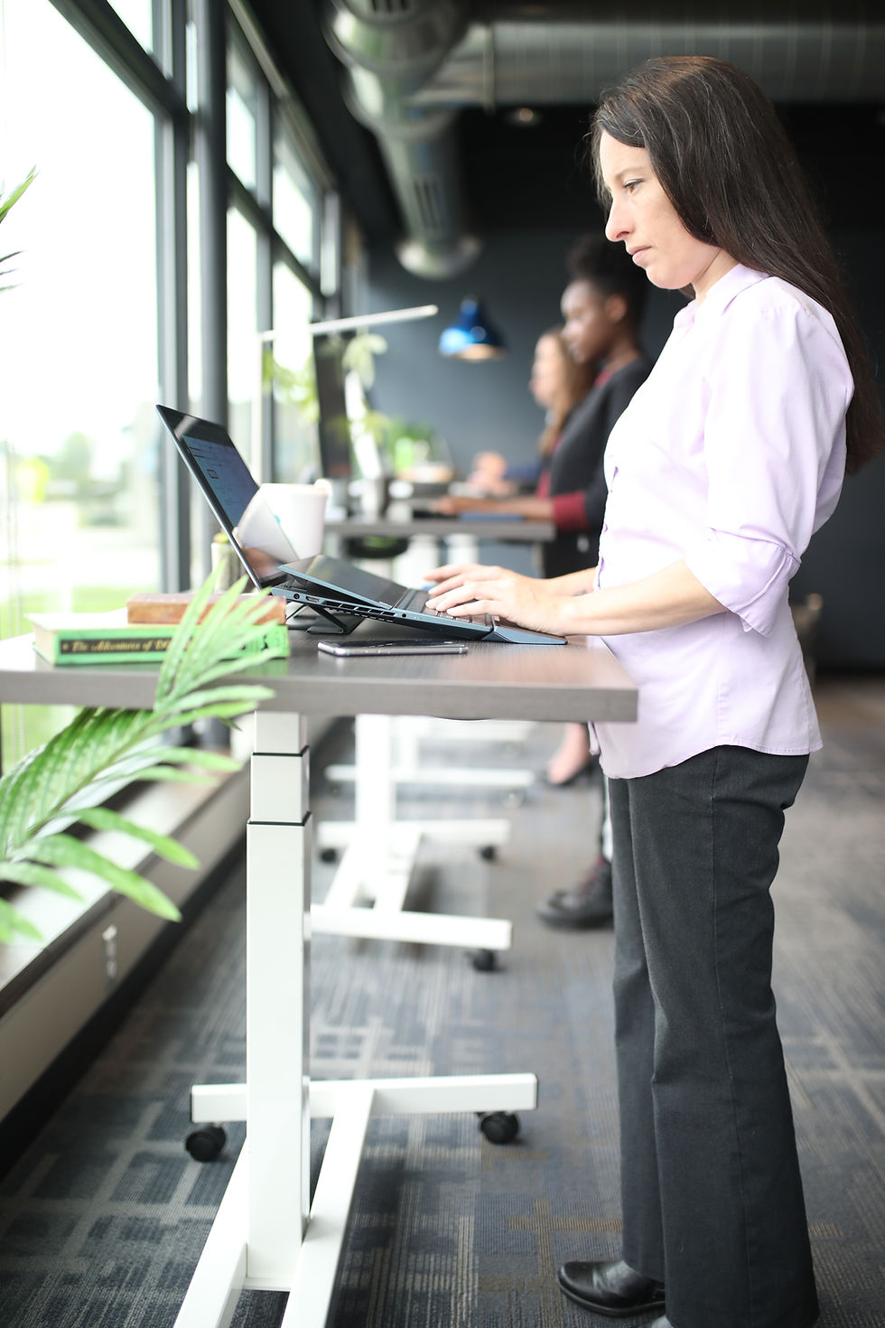NR-17 e Bem-Estar no Trabalho: Por Que a Ergonomia se Tornou Estratégica para as Empresas