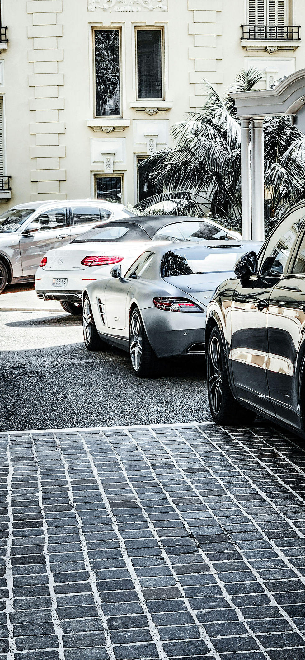 What Car Fits Me - Used Luxury Car vs New Mainstream Car: Which Is Smarter?
