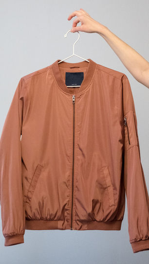 TRES CHAQUETAS DE PRIMAVERA QUE ESTÁN MARCANDO TENDENCIA EN LA MODA MASCULINA 