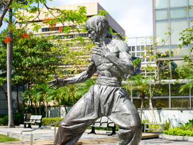 Философ, боец, кумир: новый взгляд на жизнь Брюса Ли