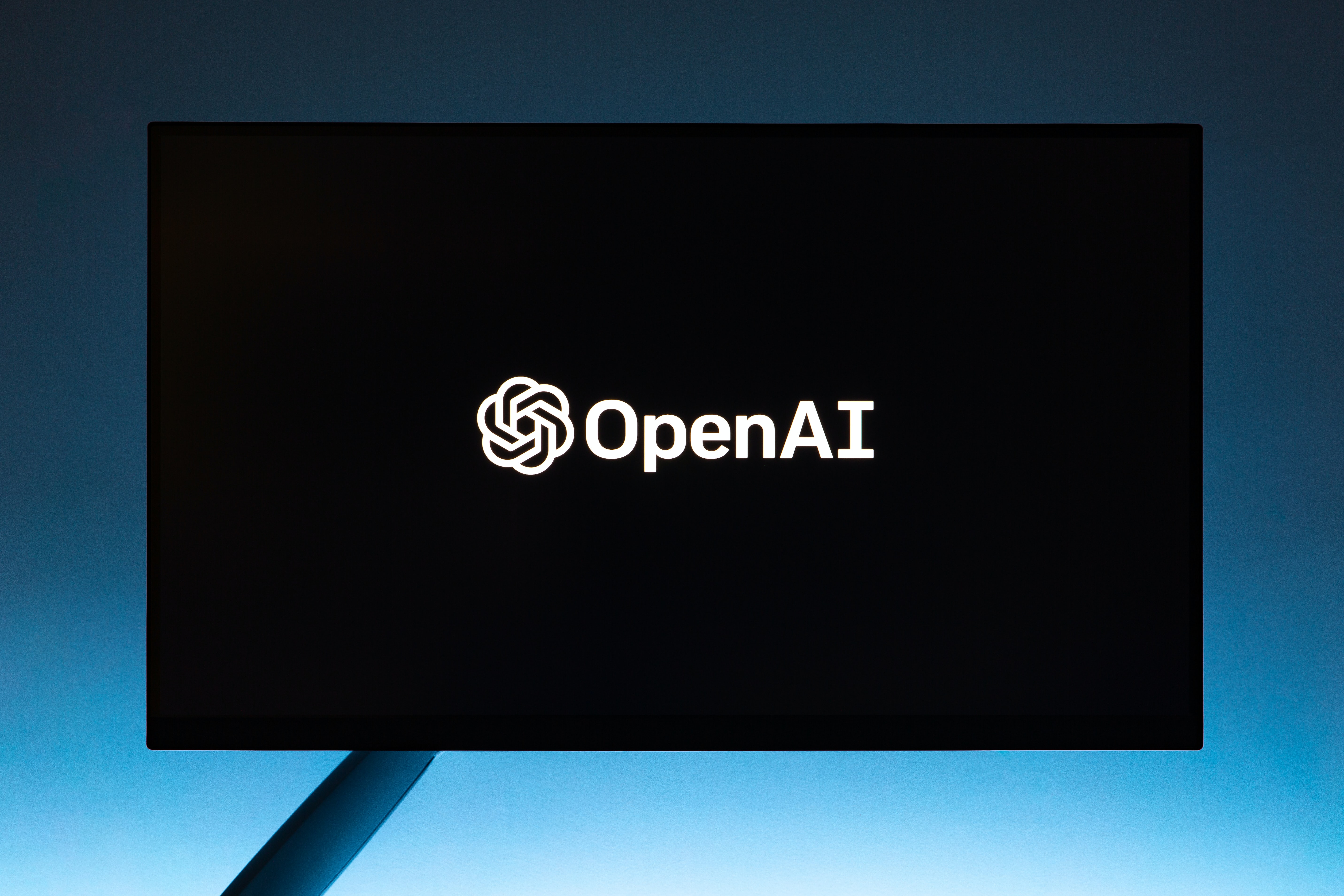 OpenAI transforma su estructura y oficializa alianza estratégica con Microsoft