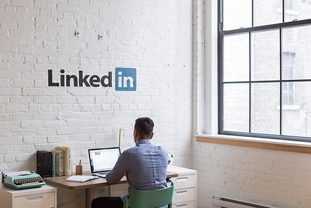 Image by inlytics • LinkedIn Analytics T