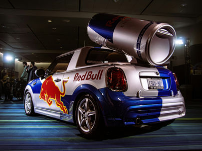 Oltre il Prodotto: Come Replicare la Strategia Red Bull e Trasformare il Tuo Brand in un Icona Culturale
