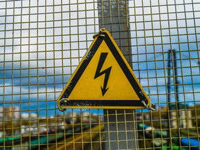 5 Warning Signs that Your Home or Business May Be at Risk of an Electrical Hazard
