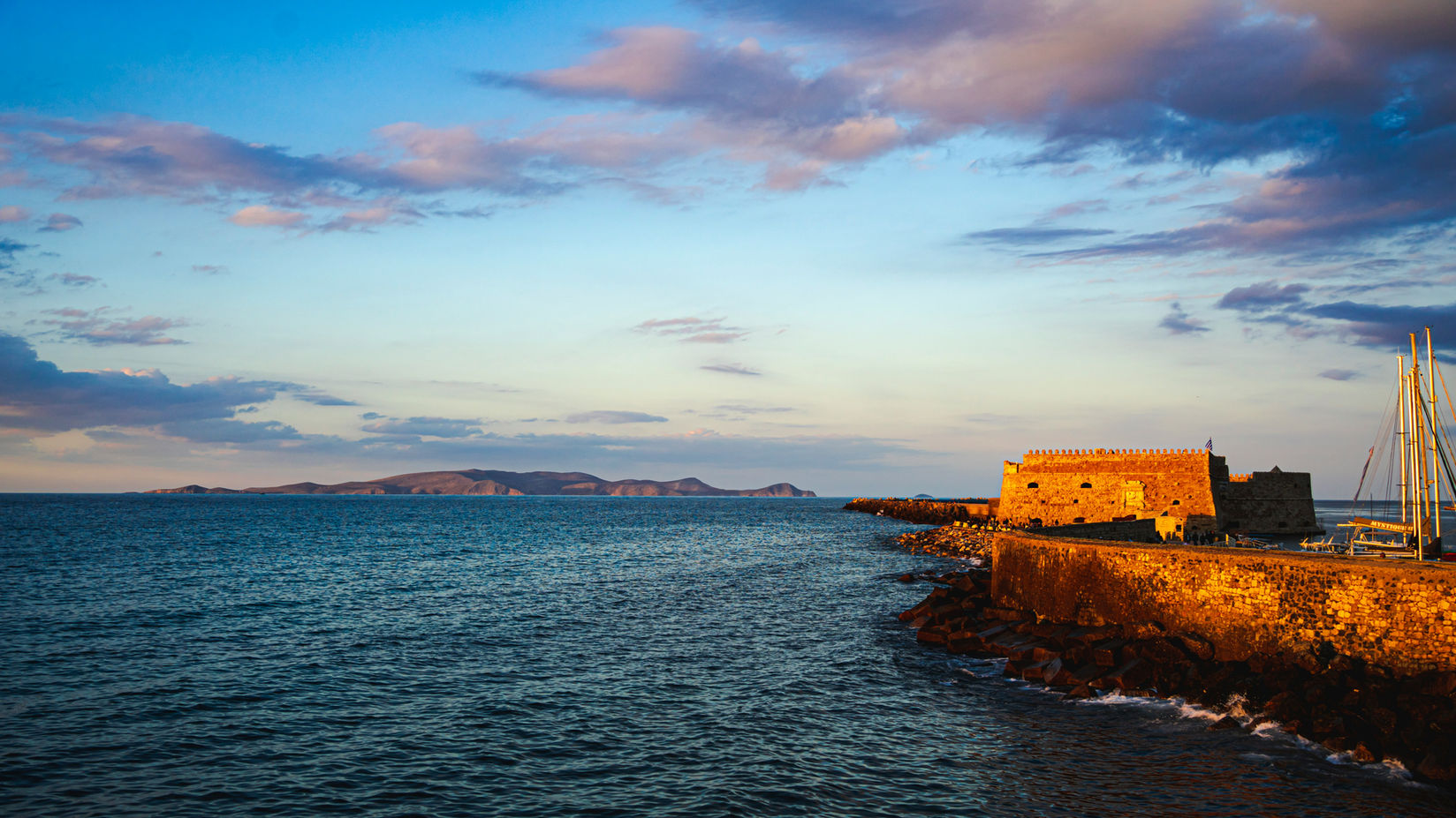 Koules fortress at sunset during Heraklion Riviera sailing experience in Crete