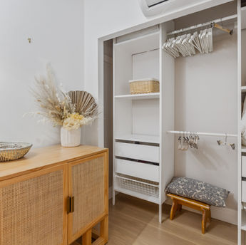 Home Organisation & Housekeeping – Effective Ways To Maximising A Small Wardrobe