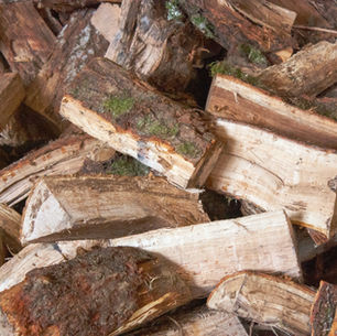 Seasoned vs. Unseasoned Firewood: What's the Difference?