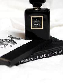 Image by Laura Chouette