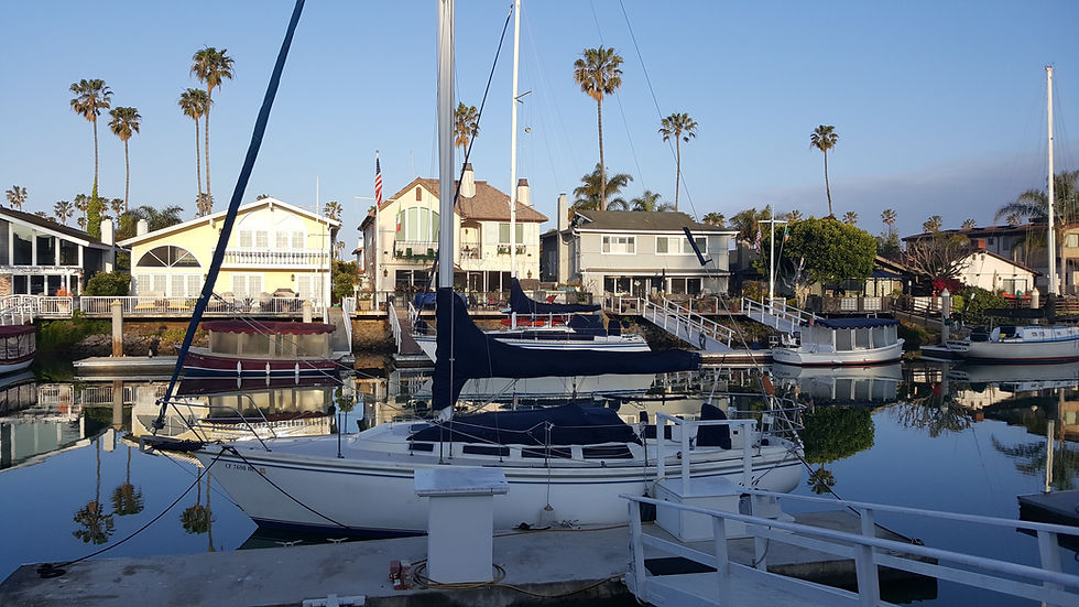 Waterfront homes in Ventura Keys neighborhood