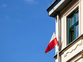 The Role of the Honorary Consul in Polish Diplomatic Practice During the Second and Third Republics