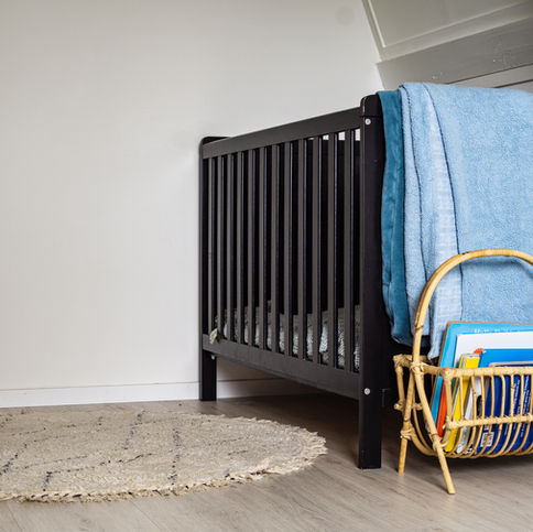 How to Transition from Bassinet to Crib