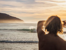 7 reasons to learn surfing