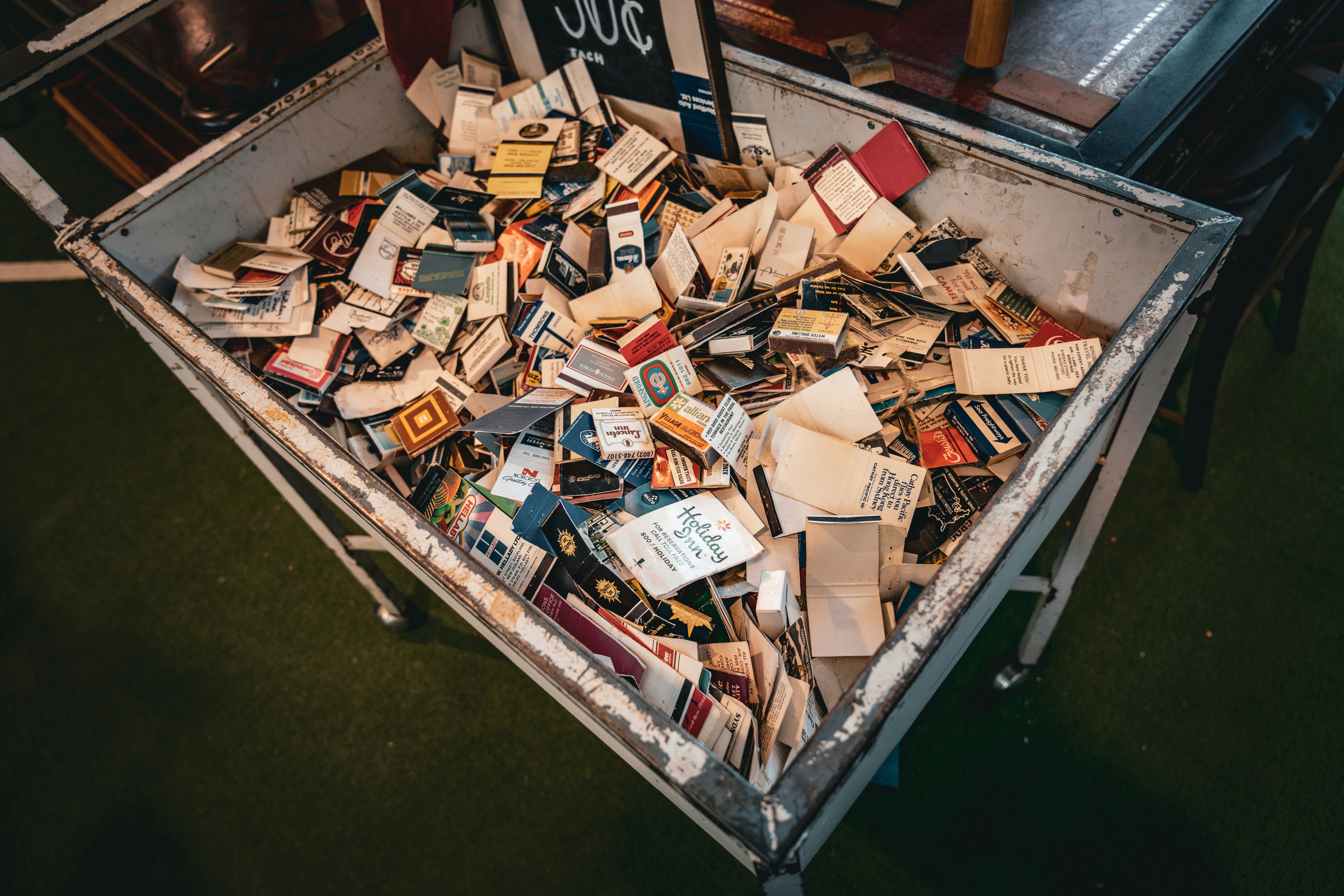 Prohibiciones de libros en escuelas públicas de EE.UU. alcanzan casi 7.000 títulos en el último año