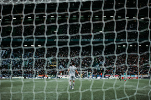 Mastering Modern Goalkeeping: Analyzing the Evolution of the Goalkeeper Position.