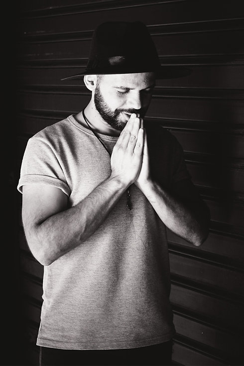 Image by Matheus Ferrero