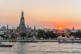 Blick auf Wat Aron vom Chao Phraya Fluss