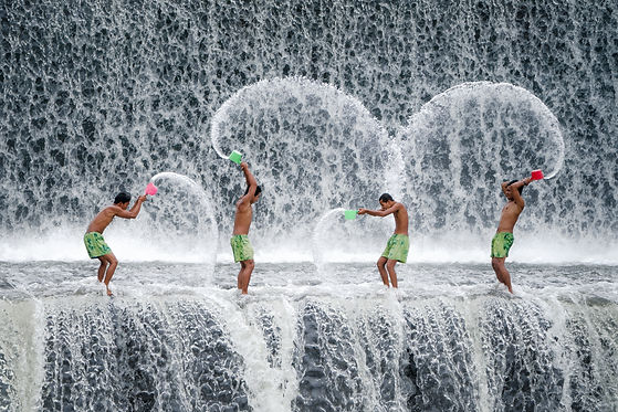 Image by Robert Collins