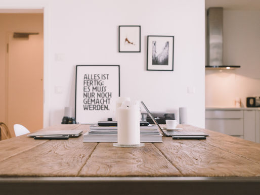 Seasonal Home Staging: Transform Your Space into a Cozy Winter Retreat or a Bright Summer Oasis