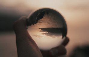 Image by Lukas Medvedevas