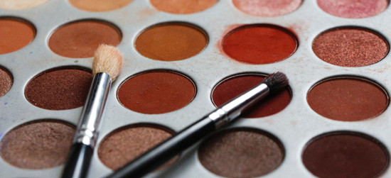 Eyeshadow palette and makeup brushes
