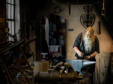 Cast Iron and Cast Brass Forging Door Hardware