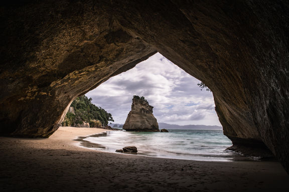 Viaje organizado a Nueva Zelanda. PouTravel agencia de viajes 100% a medida. Contáctanos al 93 414 16 06. Conocemos los destinos en primera persona. Descubre los lugares más fascinantes del momento. Encuentra los destinos más exclusivos y de moda del momento. Viajes de lujo y Trato VIP. La mejor selección hotelera. Hobbiton, Wanaka, Melbourne, Islas Cook, Rotorua, Glaciar Franz Josef, Hulbert House, Delamore Lodge, Hotel Britomart, Hapuku Lodge, Azur Lodge, Bay of Many Coves