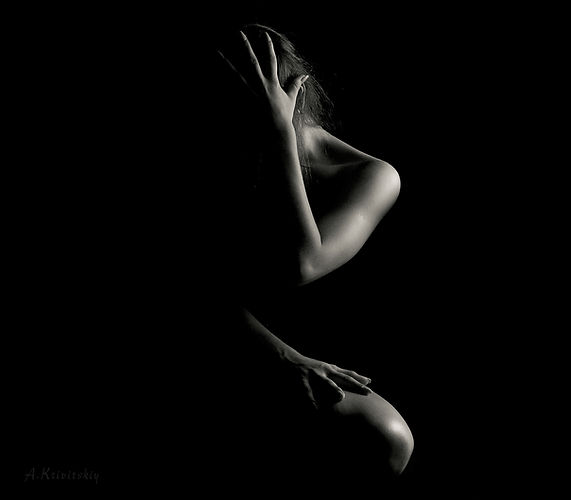 Image by Alexander Krivitskiy