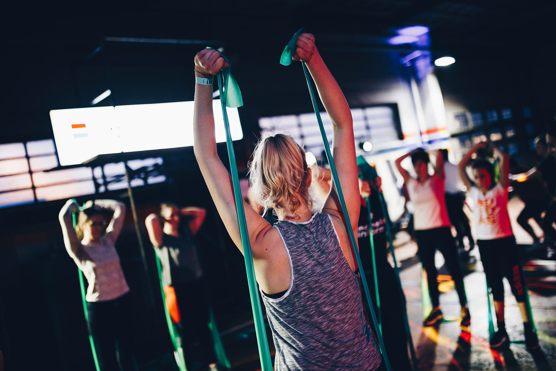 fitness ćwiczenia z gumami