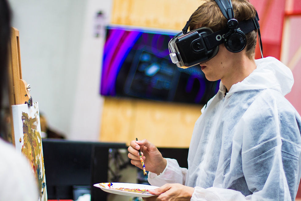 Use of Virtual Reality headset for painting