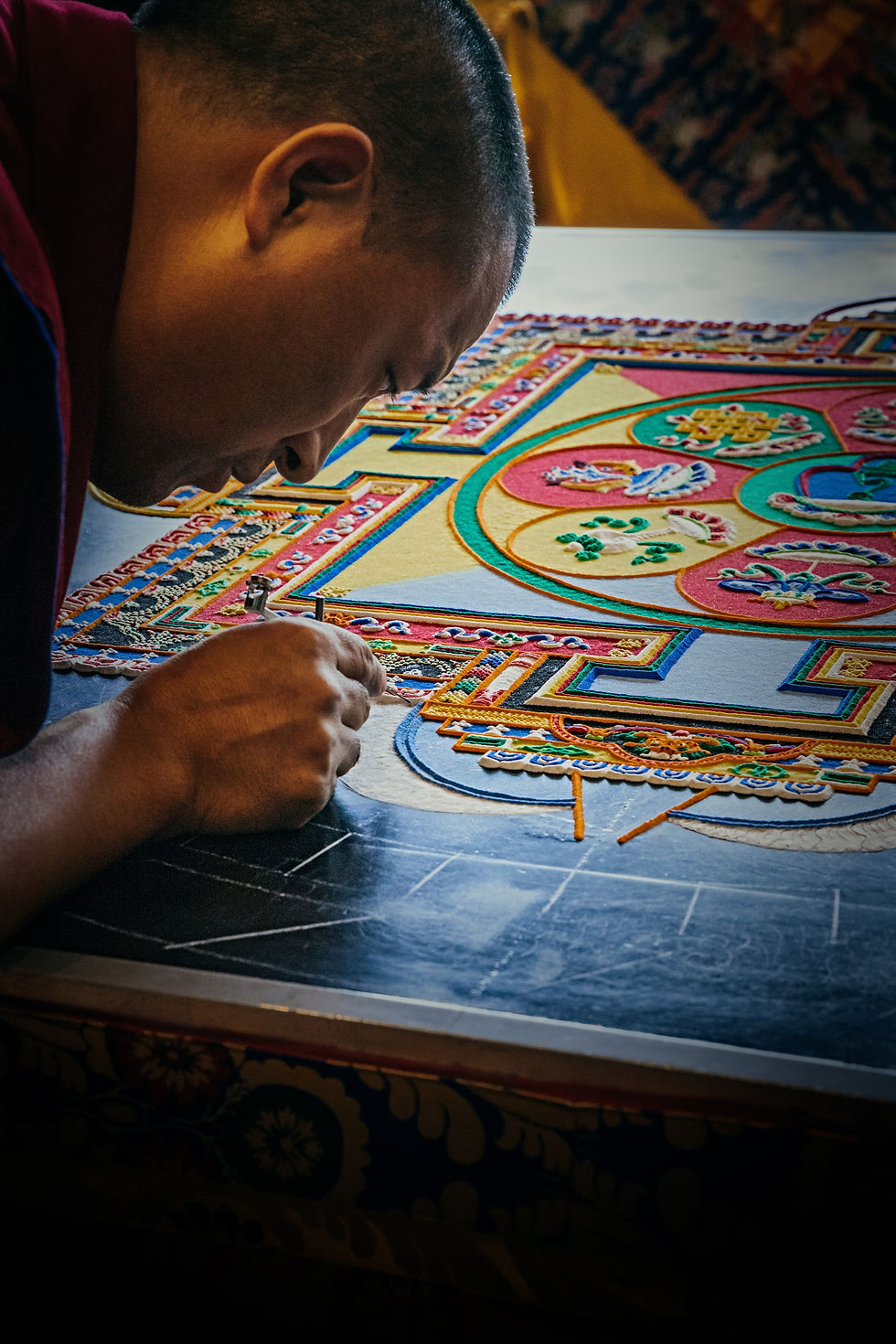 5 Easy Weight Loss Tips - use your hands - mandala colouring books