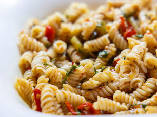 Easy High-Protein Salmon Pasta Salad (Ready in 10 Minutes)