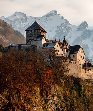 Schloss Vaduz Fürstentum Liechtenstein und Berge