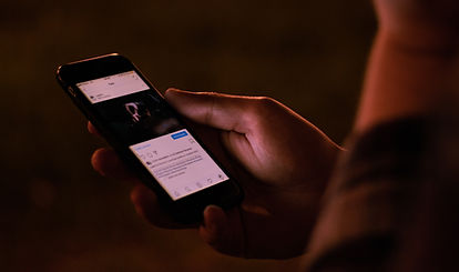 Image of someone's cell phone by Leon Seibert