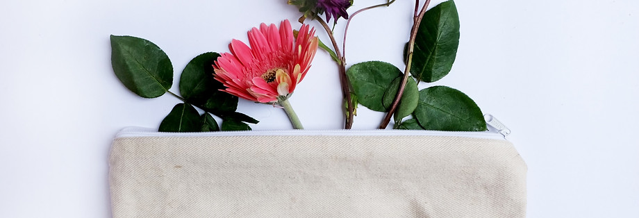 Blume in Nessecair als Zeichen von Schönheit Drogerie im Schwamedingerhuus Zürich