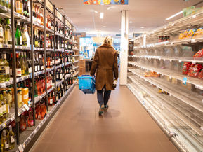 Kraft Heinz consumers running out of money, Steve Cahillane affordability strategy, Kraft Heinz lowering prices 2026, grocery inflation and consumer spending, Iran war impact on food prices, Kraft Heinz value strategy, consumers struggling with grocery costs, packaged food industry inflation, Kraft Heinz promotions and pricing, food companies responding to economic pressure