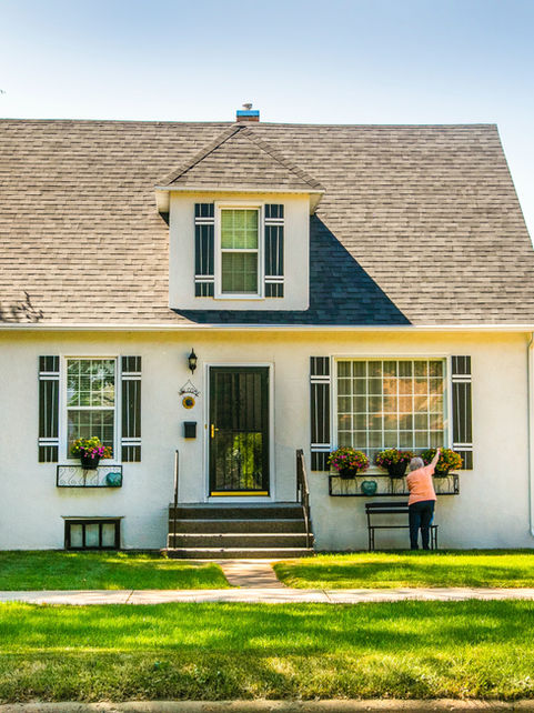 Reasons to Hire a Professional Pressure Washing and Exterior Cleaning Service