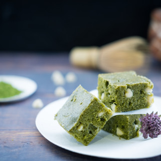 green baked good