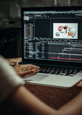 Motion Design – Laptop auf dem Motion Graphics bearbeitet werden