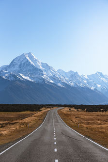 Viaje organizado a Nueva Zelanda. PouTravel agencia de viajes 100% a medida. Contáctanos al 93 414 16 06. Conocemos los destinos en primera persona. Descubre los lugares más fascinantes del momento. Encuentra los destinos más exclusivos y de moda del momento. Viajes de lujo y Trato VIP. La mejor selección hotelera. Hobbiton, Wanaka, Melbourne, Islas Cook, Rotorua, Glaciar Franz Josef, Hulbert House, Delamore Lodge, Hotel Britomart, Hapuku Lodge, Azur Lodge, Bay of Many Coves